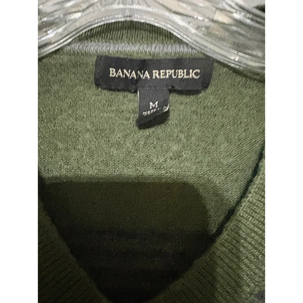Banana Republic Sweater Mens M V-Neck Olive Green Striped Merino Wool Blend Knit